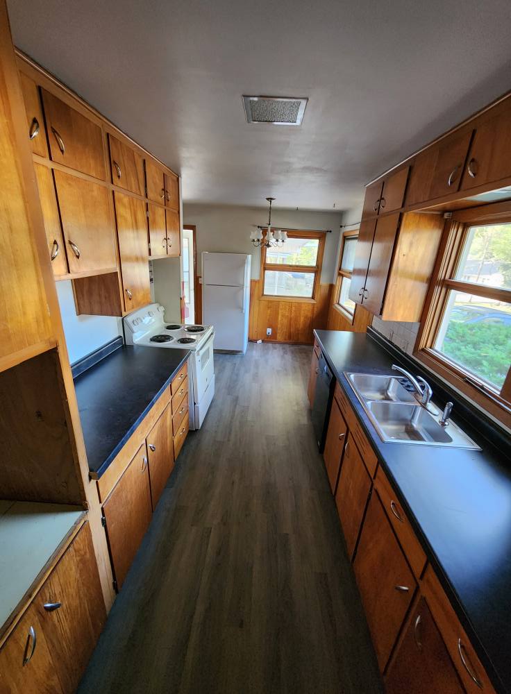 411 E Washington St Windsor MO 5.jpg